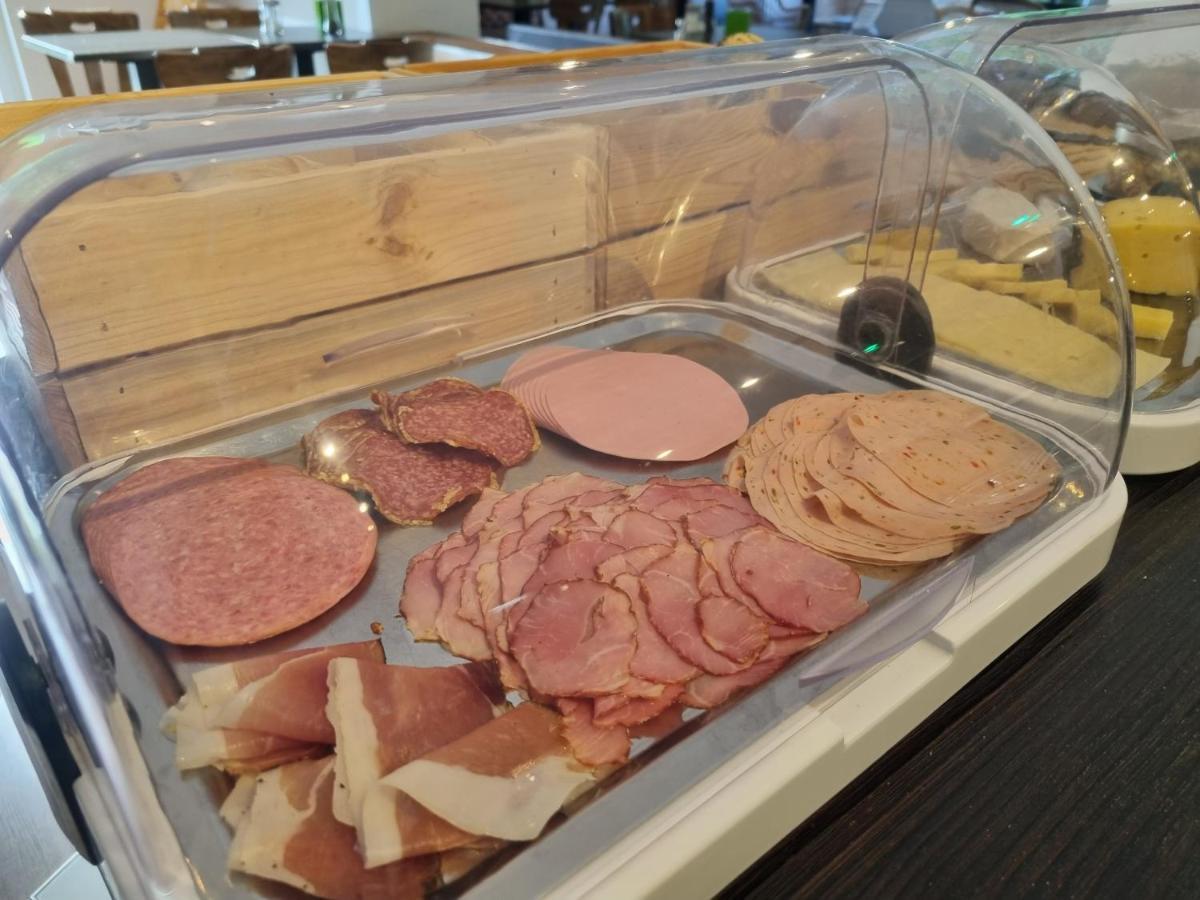 沃德斯鲁膳食公寓酒店 沃尔特湖畔韦尔登 外观 照片